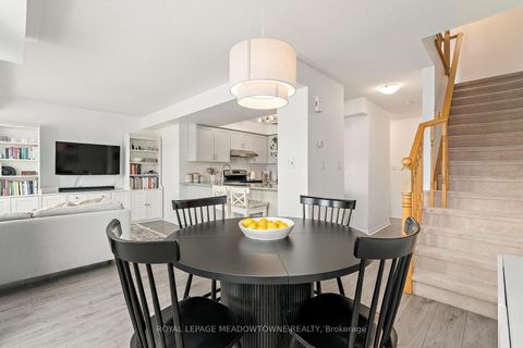 Photo 22 at 42 - 2614 Dashwood Drive, WT West Oak Trails, Oakville