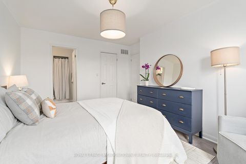 Photo 30 at 42 - 2614 Dashwood Drive, WT West Oak Trails, Oakville