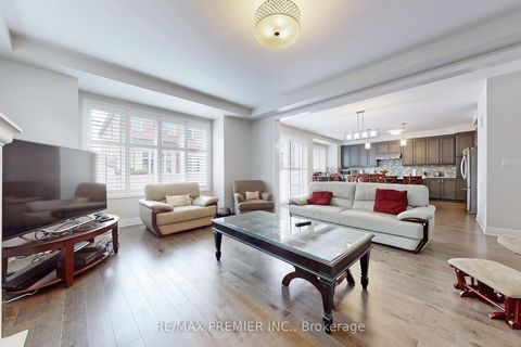 Photo 10 at 140 Magnolia Crescent, GO Glenorchy, Oakville