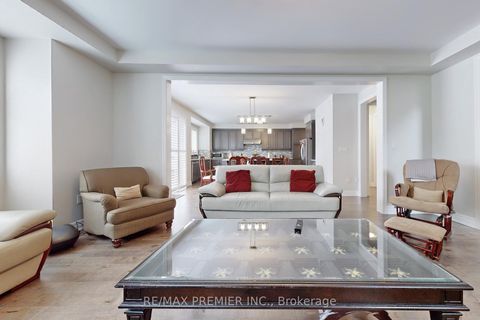 Photo 11 at 140 Magnolia Crescent, GO Glenorchy, Oakville