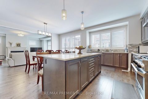 Photo 15 at 140 Magnolia Crescent, GO Glenorchy, Oakville