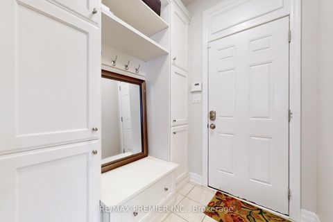 Photo 19 at 140 Magnolia Crescent, GO Glenorchy, Oakville