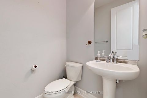 Photo 21 at 140 Magnolia Crescent, GO Glenorchy, Oakville