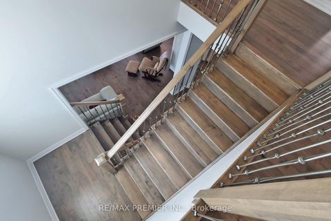 Photo 23 at 140 Magnolia Crescent, GO Glenorchy, Oakville