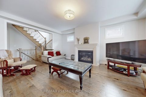 Photo 24 at 140 Magnolia Crescent, GO Glenorchy, Oakville