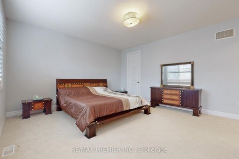 Photo 27 at 140 Magnolia Crescent, GO Glenorchy, Oakville