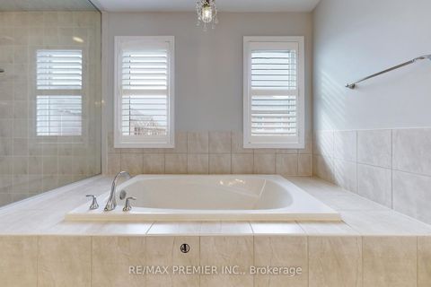 Photo 30 at 140 Magnolia Crescent, GO Glenorchy, Oakville