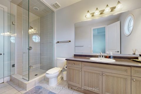 Photo 33 at 140 Magnolia Crescent, GO Glenorchy, Oakville