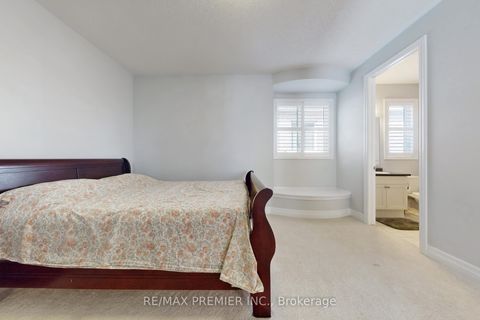 Photo 35 at 140 Magnolia Crescent, GO Glenorchy, Oakville