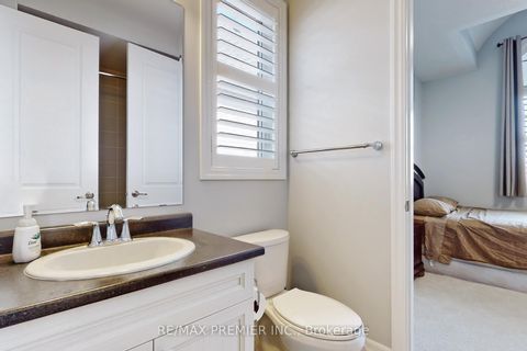 Photo 37 at 140 Magnolia Crescent, GO Glenorchy, Oakville