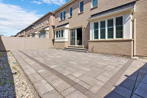 Photo 47 at 140 Magnolia Crescent, GO Glenorchy, Oakville