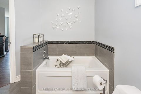 Photo 21 at 142 Livingstone Street W, West Bayfield, Barrie