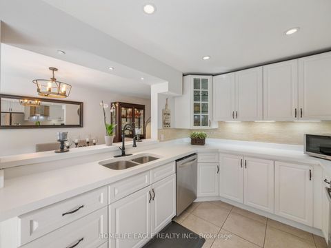 Photo 5 at 30 Moffat Crescent, Aurora Heights, Aurora