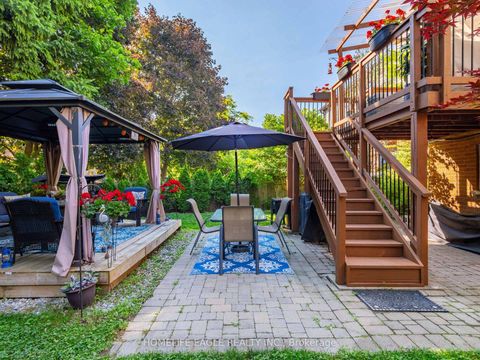 Photo 22 at 30 Moffat Crescent, Aurora Heights, Aurora