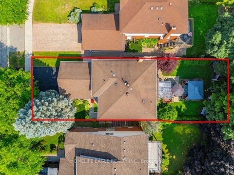 Photo 23 at 30 Moffat Crescent, Aurora Heights, Aurora