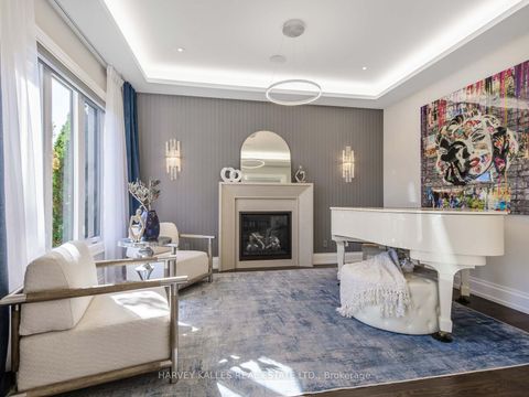 Photo 4 at 10 Malaren Road, Maple, Vaughan