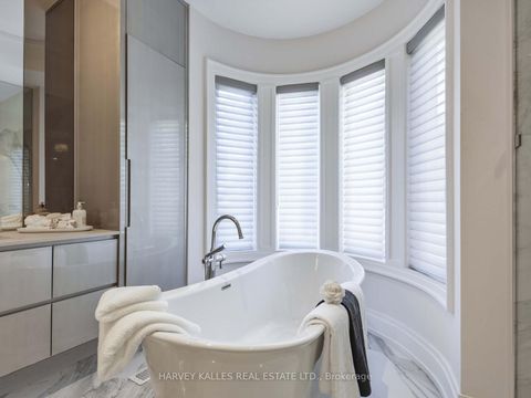 Photo 23 at 10 Malaren Road, Maple, Vaughan