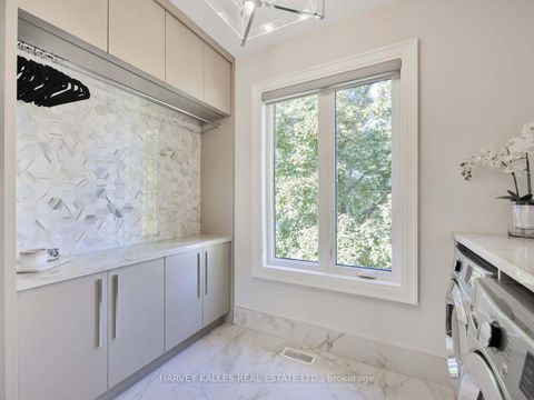 Photo 34 at 10 Malaren Road, Maple, Vaughan