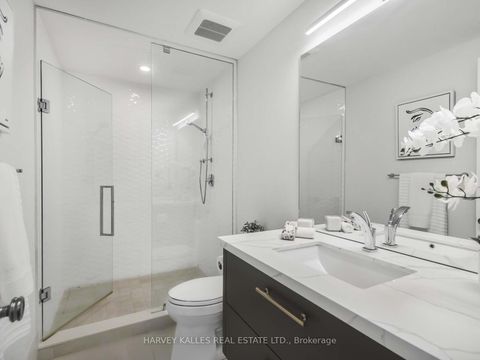 Photo 37 at 10 Malaren Road, Maple, Vaughan