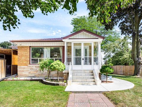 Photo 1 at 25 Chandler Drive, Woburn, Toronto