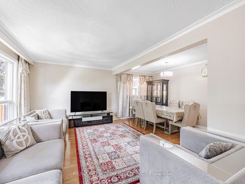 Photo 5 at 25 Chandler Drive, Woburn, Toronto