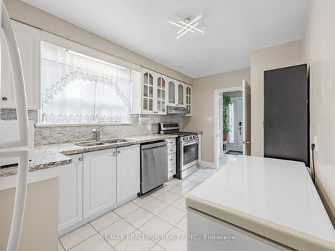 Photo 8 at 25 Chandler Drive, Woburn, Toronto
