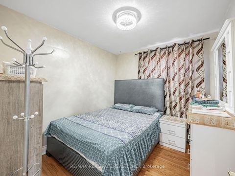 Photo 13 at 25 Chandler Drive, Woburn, Toronto