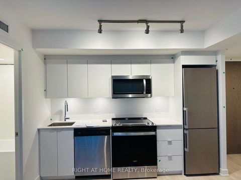 Photo 5 at 631 - 30 Tretti Way, Clanton Park, Toronto