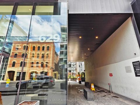 Photo 2 at 410 - 629 King Street W, Waterfront Communities C1, Toronto
