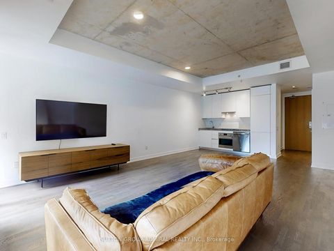 Photo 11 at 410 - 629 King Street W, Waterfront Communities C1, Toronto