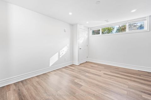 Photo 34 at 108 Lynedock Crescent, Donalda, Toronto