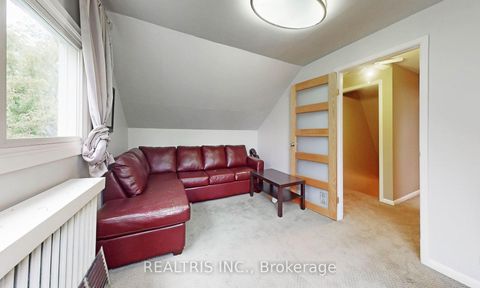 Photo 33 at 149 Worsley Street, City Centre, Barrie