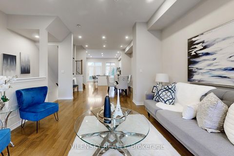 Photo 5 at 162 Golden Trail, Patterson, Vaughan