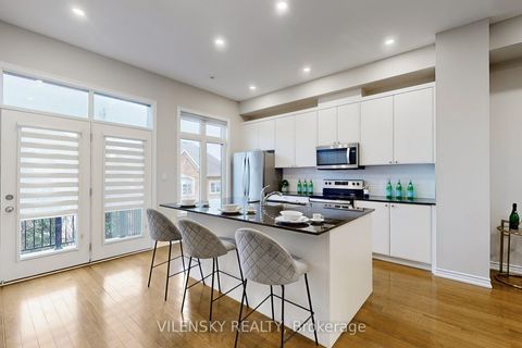 Photo 7 at 162 Golden Trail, Patterson, Vaughan