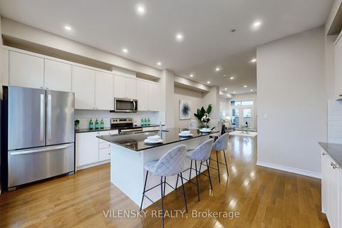 Photo 8 at 162 Golden Trail, Patterson, Vaughan