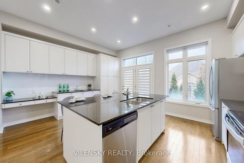 Photo 9 at 162 Golden Trail, Patterson, Vaughan