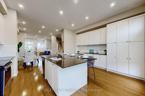 Photo 10 at 162 Golden Trail, Patterson, Vaughan