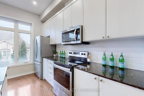 Photo 11 at 162 Golden Trail, Patterson, Vaughan
