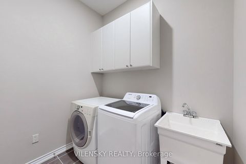 Photo 30 at 162 Golden Trail, Patterson, Vaughan