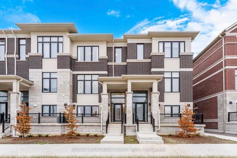 Photo 1 at 9 Onigam Lane, Rural Richmond Hill, Richmond Hill