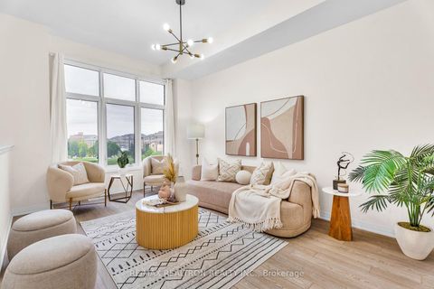 Photo 3 at 9 Onigam Lane, Rural Richmond Hill, Richmond Hill