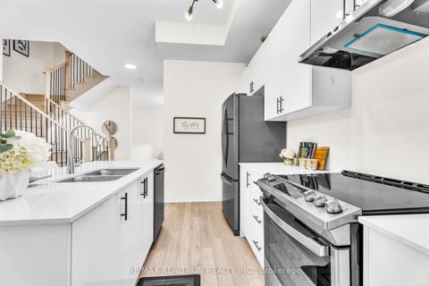 Photo 8 at 9 Onigam Lane, Rural Richmond Hill, Richmond Hill