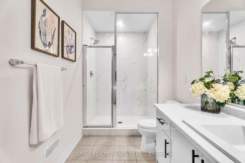 Photo 23 at 9 Onigam Lane, Rural Richmond Hill, Richmond Hill