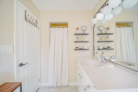 Photo 38 at 29 Casely Drive, Rural Richmond Hill, Richmond Hill