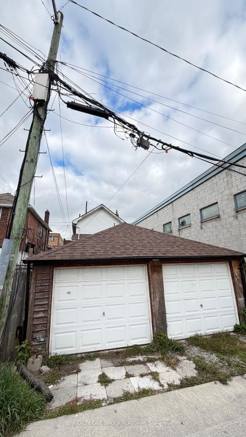 Photo 2 at 567 Rogers Road, Eglinton West, Toronto