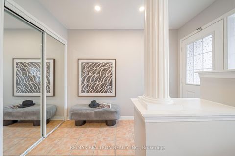 Photo 2 at 195 Equator Crescent, Vellore Village, Vaughan