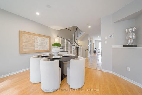 Photo 5 at 195 Equator Crescent, Vellore Village, Vaughan