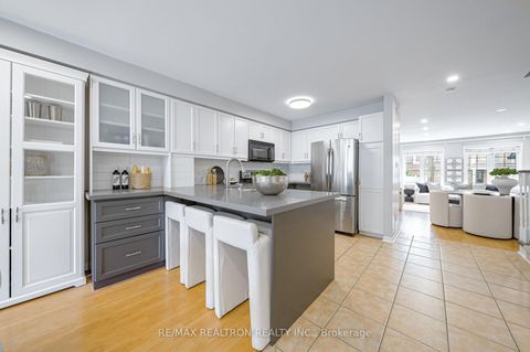 Photo 7 at 195 Equator Crescent, Vellore Village, Vaughan