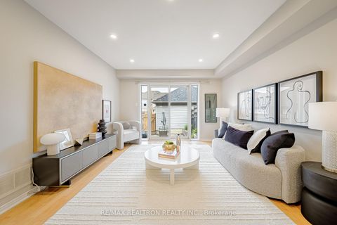 Photo 9 at 195 Equator Crescent, Vellore Village, Vaughan