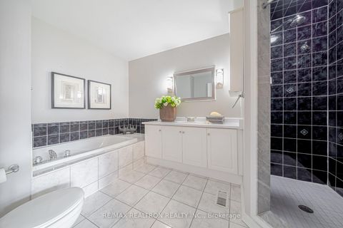 Photo 16 at 195 Equator Crescent, Vellore Village, Vaughan